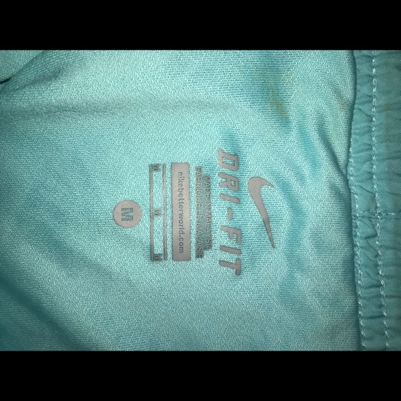 SOLD🎄☃️ NIKE RUNNING SHORTS - Picture 3 of 3